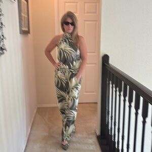 Rachel Zoe Small top Medium pant. 27 1/2 inseam.